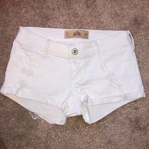 Hollister White Low Rise Short-Shorts